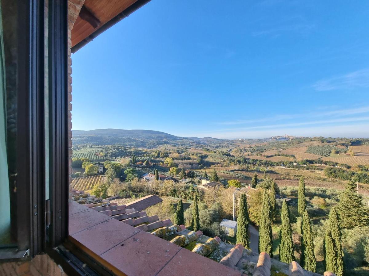 Agriturismo Castello Di Montauto San Gimignano Luaran gambar